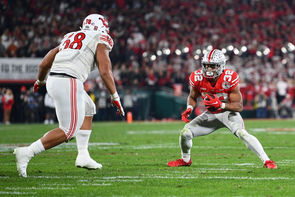 Ohio State and Utah play NCAA football